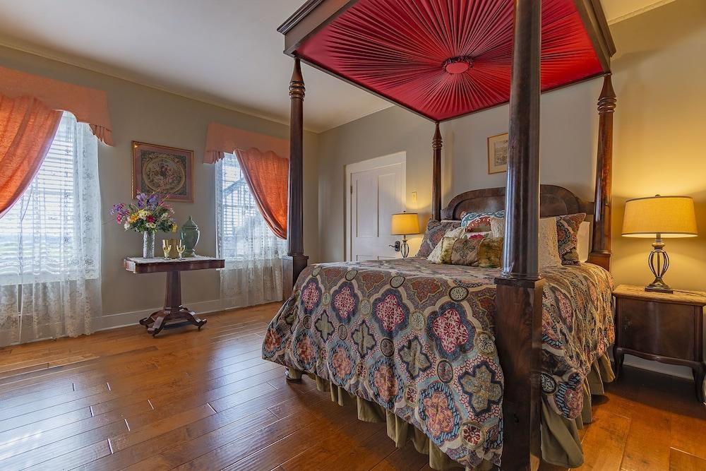 Weymouth Hall Натчес Екстериор снимка